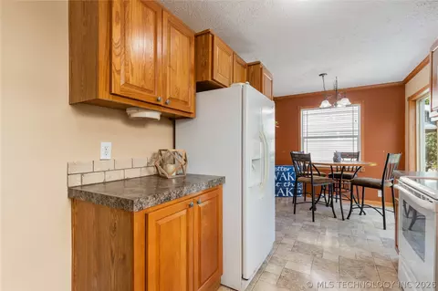 Kitchen - 58700 E 336 Rd, Jay, OK 74346 photo 5 of 5
