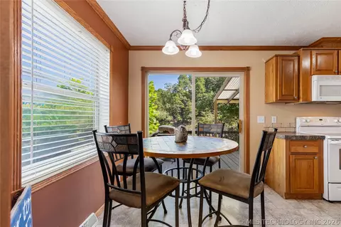 Dining - 58700 E 336 Rd, Jay, OK 74346 photo 2 of 2