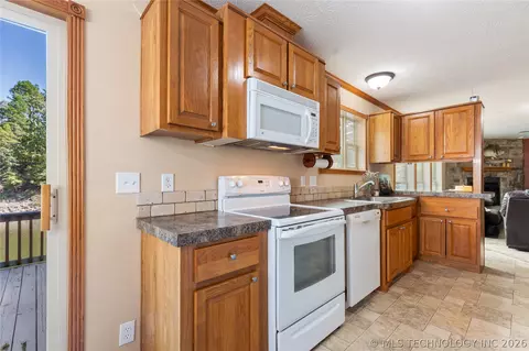 Kitchen - 58700 E 336 Rd, Jay, OK 74346 photo 4 of 5