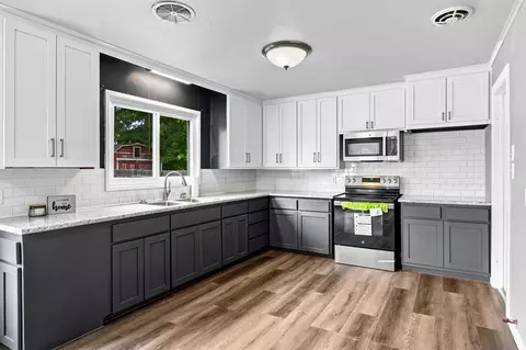 Kitchen - 7816 E 4th St, Tulsa, OK 74112 photo 1 of 3