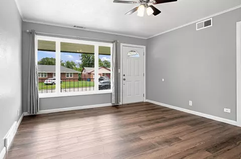Living - 7816 E 4th St, Tulsa, OK 74112 photo 3 of 5