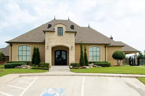 Exterior - 9669 E 107th St S, Tulsa, OK 74133 photo 7 of 8
