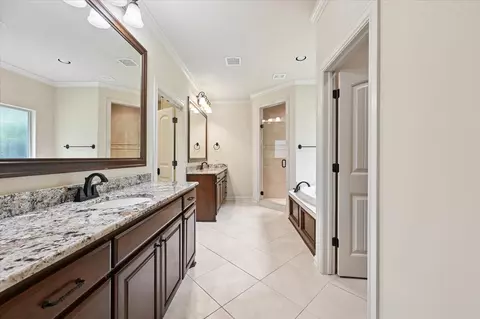 Bath - 9669 E 107th St S, Tulsa, OK 74133 photo 1 of 9