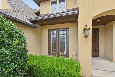 Exterior - 9669 E 107th St S, Tulsa, OK 74133 photo 4 of 8