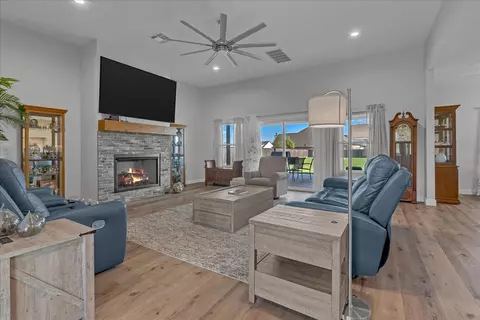 Living - 113 E 168th St S, Glenpool, OK 74033 photo 1 of 4