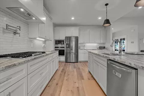 Kitchen - 113 E 168th St S, Glenpool, OK 74033 photo 3 of 9