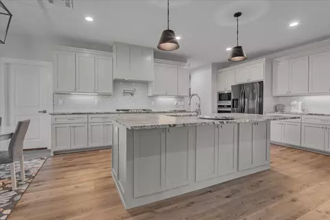 Kitchen - 113 E 168th St S, Glenpool, OK 74033 photo 8 of 9