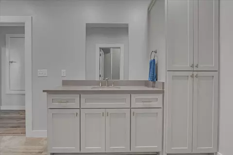 Bath - 113 E 168th St S, Glenpool, OK 74033 photo 7 of 8