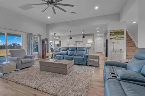 Living - 113 E 168th St S, Glenpool, OK 74033 photo 4 of 4