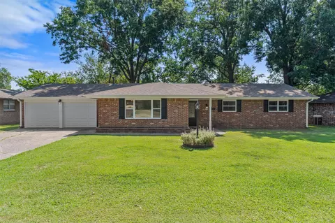 1418 Harris Dr, Bartlesville, OK 74006