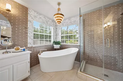 Bath - 9519 E 78th Pl, Tulsa, OK 74133 photo 2 of 5
