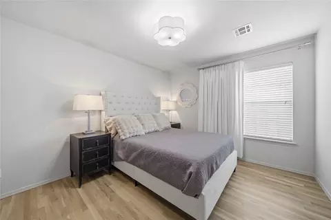 Bedroom - 9519 E 78th Pl, Tulsa, OK 74133 photo 6 of 9