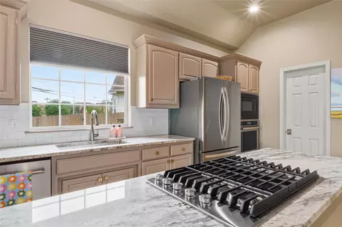 Kitchen - 9519 E 78th Pl, Tulsa, OK 74133 photo 5 of 6
