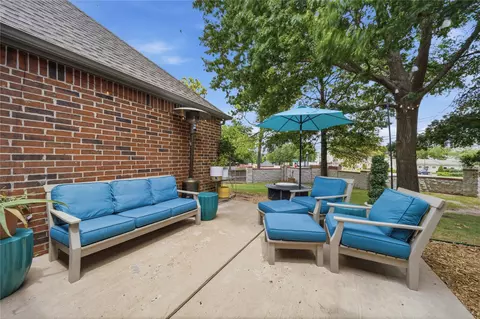 Exterior - 9519 E 78th Pl, Tulsa, OK 74133 photo 4 of 8