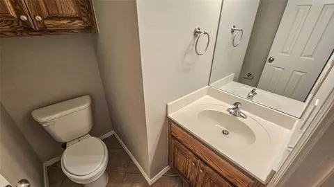 Bath - 123 E 156th Pl S, Glenpool, OK 74033 photo 3 of 4
