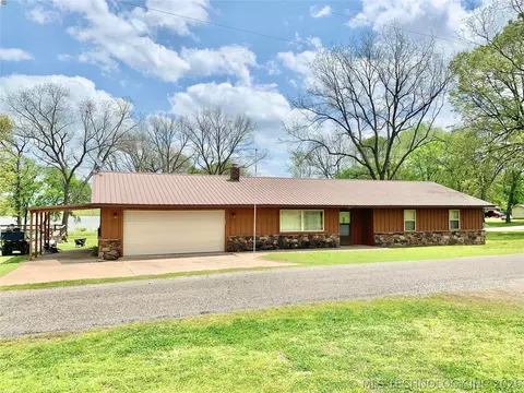 113 N Sam Blvd, Stigler, OK 74462