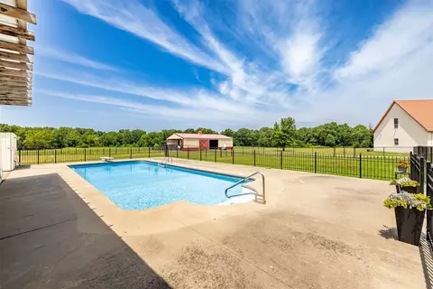 Exterior - 27318 E 758 Rd, Wagoner, OK 74467 photo 2 of 10