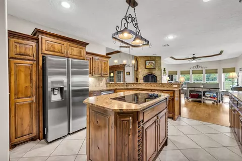 Kitchen - 27318 E 758 Rd, Wagoner, OK 74467 photo 3 of 4