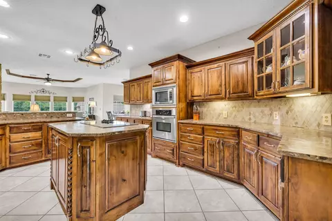 Kitchen - 27318 E 758 Rd, Wagoner, OK 74467 photo 4 of 4