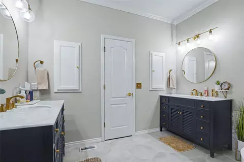 Bath - 6505 E 78th St, Tulsa, OK 74133 photo 3 of 7