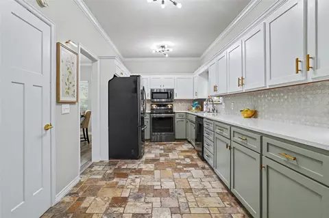 Kitchen - 6505 E 78th St, Tulsa, OK 74133 photo 1 of 1