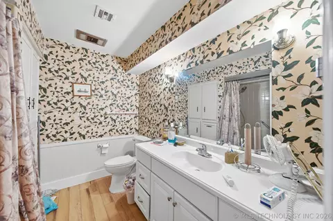 Bath - 9902 E 28th Pl, Tulsa, OK 74129 photo 3 of 3
