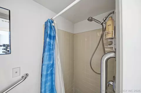Bath - 9902 E 28th Pl, Tulsa, OK 74129 photo 2 of 3