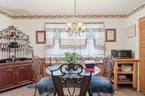 Dining - 9902 E 28th Pl, Tulsa, OK 74129 photo 1 of 1