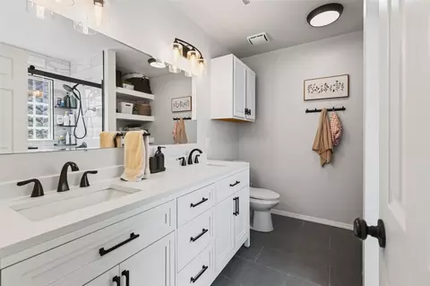 Bath - 26175 E 90th St S, Broken Arrow, OK 74014 photo 1 of 3