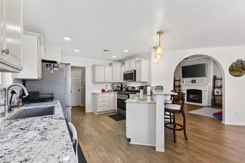 Kitchen - 26175 E 90th St S, Broken Arrow, OK 74014 photo 1 of 4