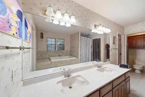 Bath - 6209 E 75th St, Tulsa, OK 74136 photo 2 of 4