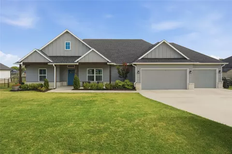 2412 W Union St, Collinsville, OK 74021