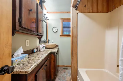 Bath - 47 Tahnee Ln, Broken Bow, OK 74728 photo 1 of 5