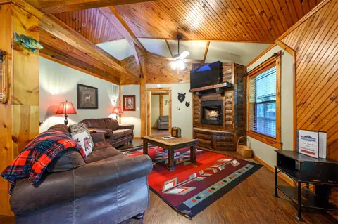 Living - 47 Tahnee Ln, Broken Bow, OK 74728 photo 1 of 3