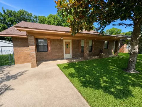 1608 E Crestview Ave E, Marietta, OK 73448