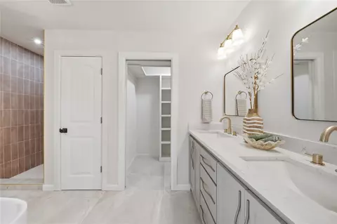 Bath - 3114 E 78th Pl, Tulsa, OK 74136 photo 2 of 6