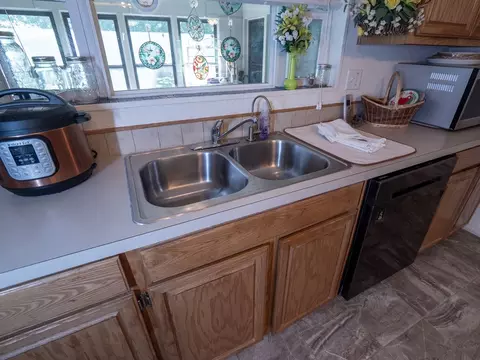Kitchen - 4750 Willis Dr, Kingston, OK 73439 photo 3 of 4