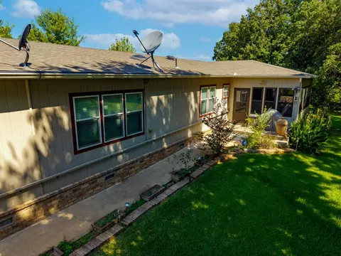 Exterior - 4750 Willis Dr, Kingston, OK 73439 photo 3 of 6