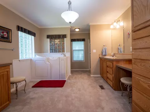 Bath - 4750 Willis Dr, Kingston, OK 73439 photo 1 of 6
