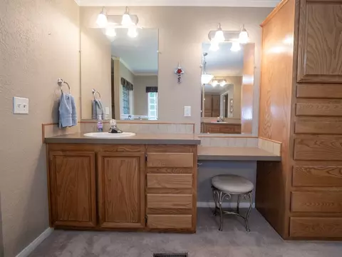 Bath - 4750 Willis Dr, Kingston, OK 73439 photo 4 of 6