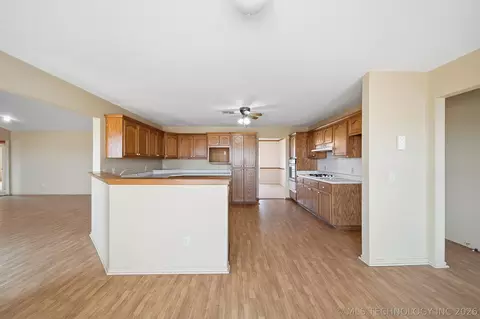 Kitchen - 1 W 204th St, Haskell, OK 74436 photo 1 of 4