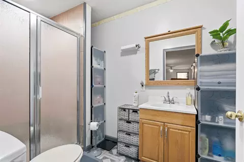 Bath - 5 Hill Pl, Ardmore, OK 73401 photo 1 of 2