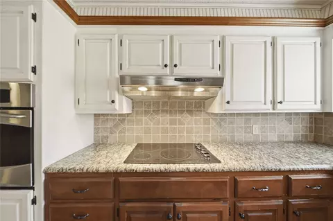 Kitchen - 11301 E 3rd St, Tulsa, OK 74128 photo 3 of 4