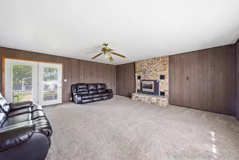 Living - 7703 N 447 Rd, Spavinaw, OK 74366 photo 1 of 3