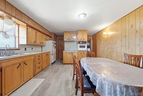 Kitchen - 7703 N 447 Rd, Spavinaw, OK 74366 photo 1 of 5