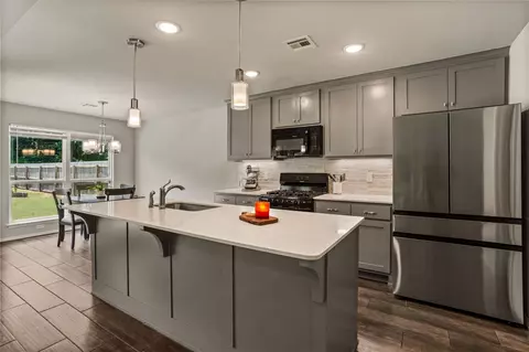 Kitchen - 1901 E Winston St, Broken Arrow, OK 74011 photo 3 of 6
