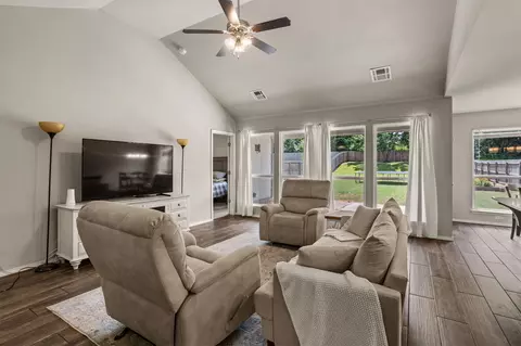 Living - 1901 E Winston St, Broken Arrow, OK 74011 photo 2 of 2