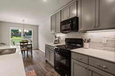 Kitchen - 1901 E Winston St, Broken Arrow, OK 74011 photo 6 of 6