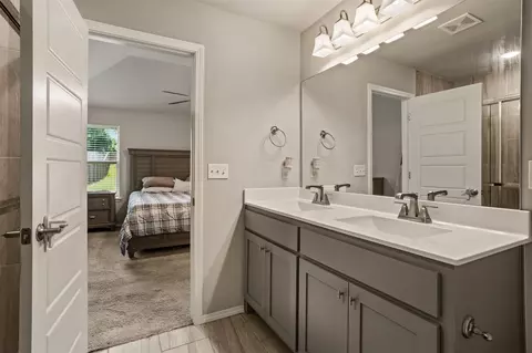 Bath - 1901 E Winston St, Broken Arrow, OK 74011 photo 5 of 5