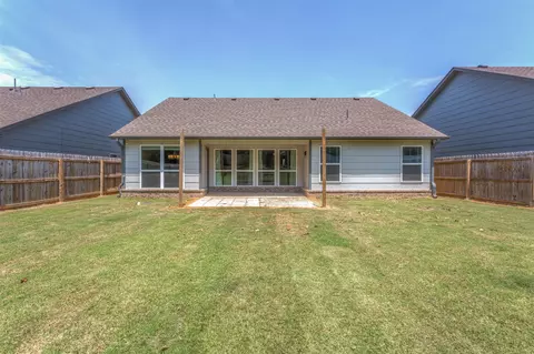 Exterior - 1901 E Winston St, Broken Arrow, OK 74011 photo 4 of 7